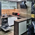 Goldcentral Apartment Art B6