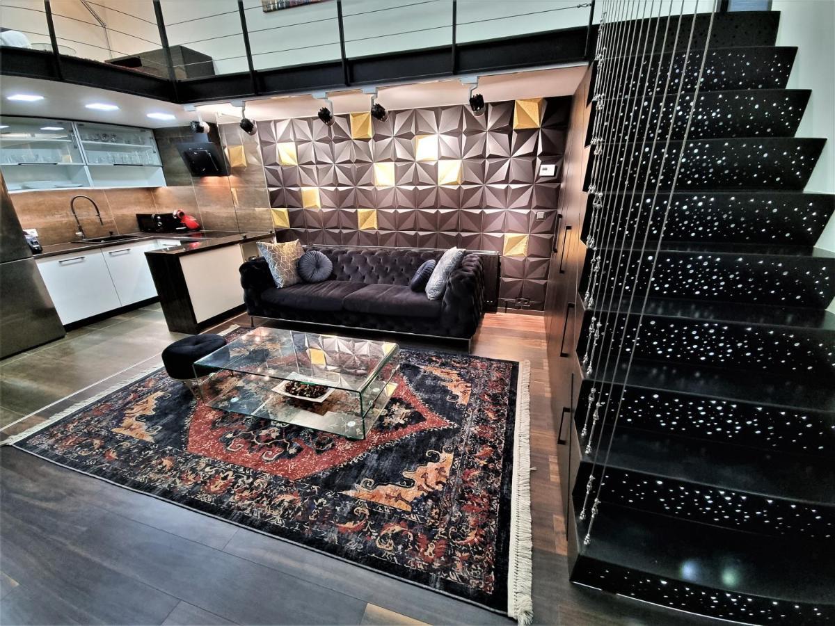Apartman Goldcentral Art B6 *