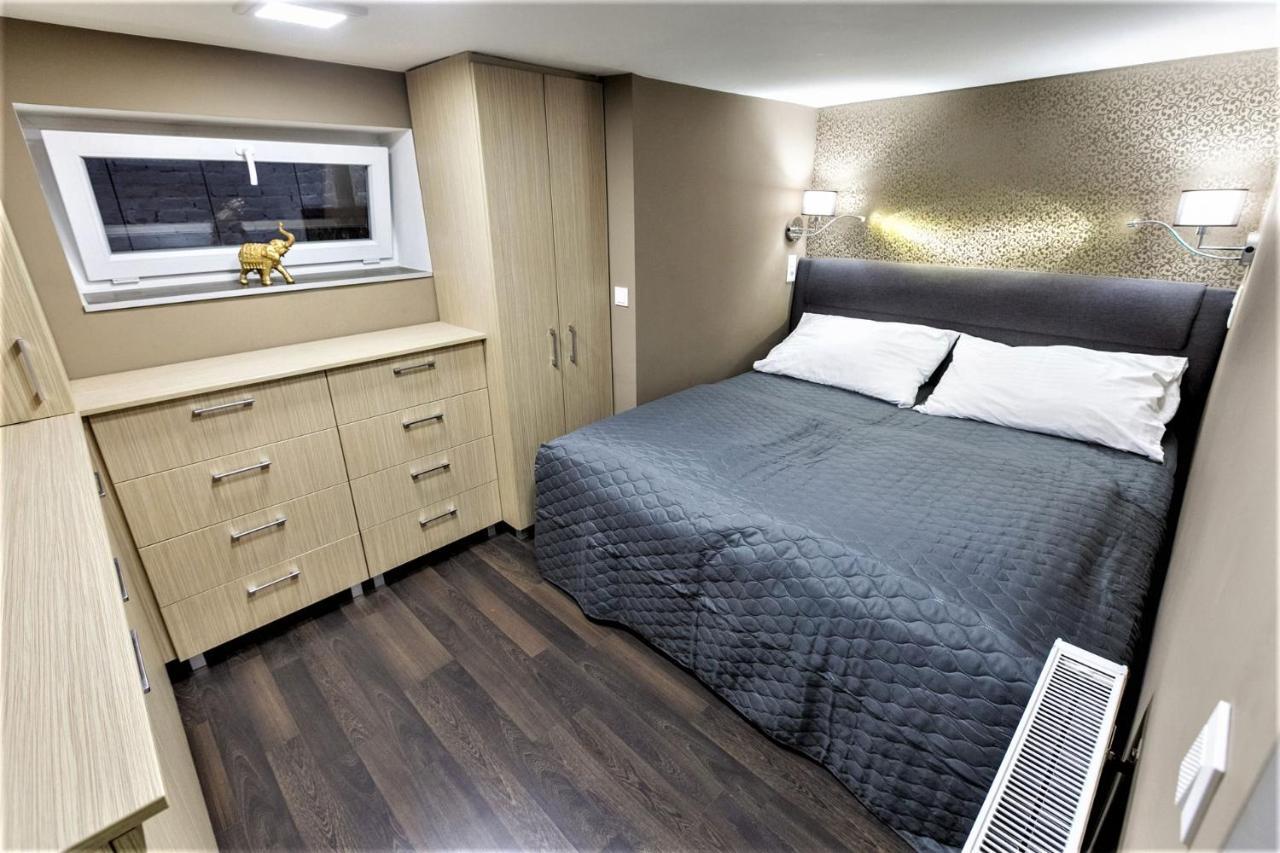 Apartman Goldcentral Art B6 *